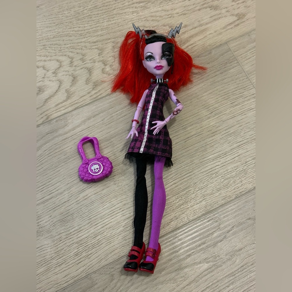 MONSTER HIGH Doll Operetta Freaky Fusion doll